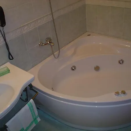 Petit Chateau Frühstückspension 3*