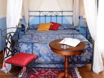 فندق مبيت وإفطار Petit Chateau مونتيكاتيني تيرمي