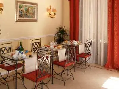 Petit Chateau فندق مبيت وإفطار مونتيكاتيني تيرمي