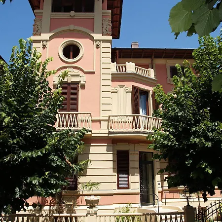 Petit Chateau
