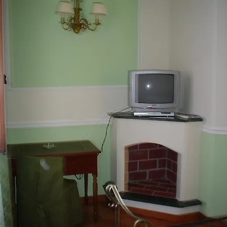 Petit Chateau مونتيكاتيني تيرمي