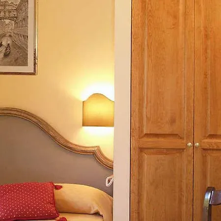 Petit Chateau مونتيكاتيني تيرمي